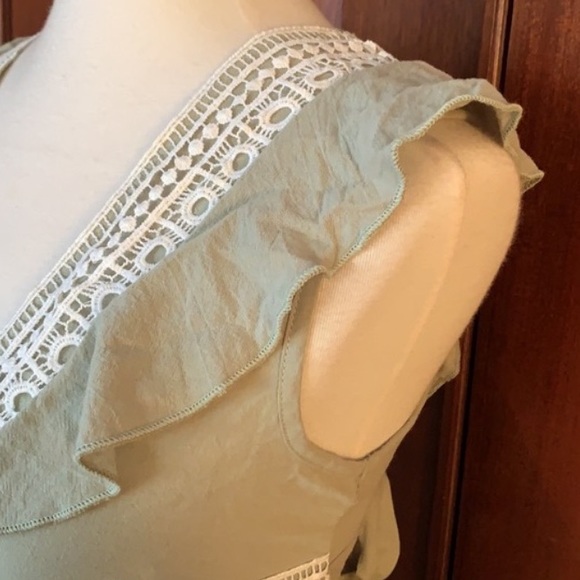 Lace & Tie Crop Top - Picture 6 of 8